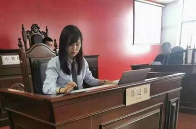 文法學(xué)院與河南中原法匯律師事務(wù)所聯(lián)合開展“學(xué)史明理、知法用法”模擬庭審活動(dòng)